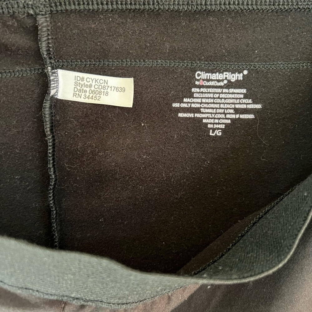Like New (worn once) CuddleDuds size L/G